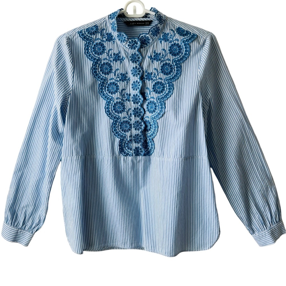 ZARA Women’s Blue Striped Floral Embroidered Eyelet Blouse Size XS